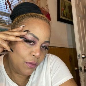 Meet your Posher, Jeannette